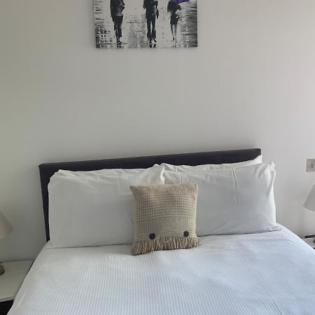 Quartermile 1 Bedroom Apartment - With Free Parking Included エディンバラ エクステリア 写真